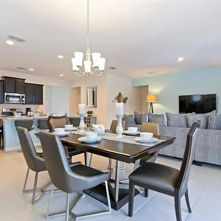 7053 Paradise Villa- Resort Home- Lazy River